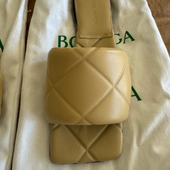 Bottega Veneta XL Quilted Leather Slide - Picture 4 of 6